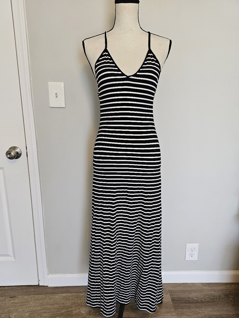 Xtaren Black & White Striped Spaghetti Strap Maxi Dress XS/S